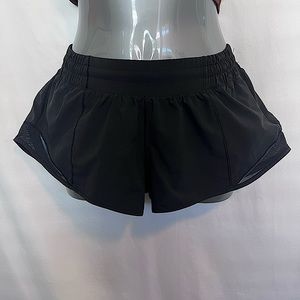 Lululemon Hotty Hot 2.5” Black Shorts